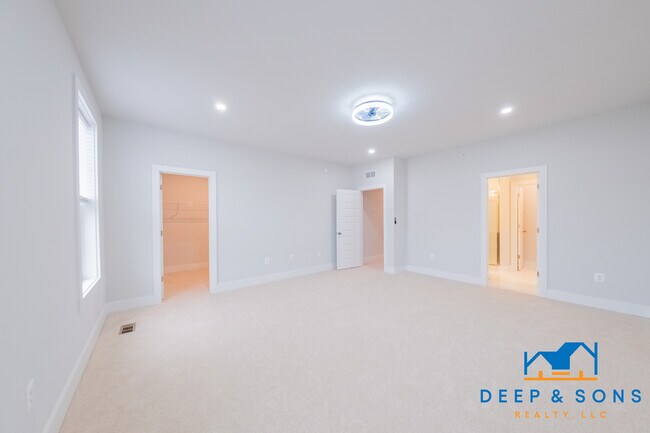 Photo - 1021 N Lombardy St