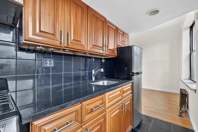 619 E 5th St Unit 27