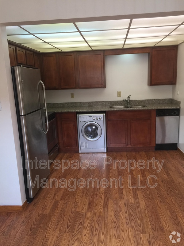 Building Photo - 9957 Cicero - 108 Rental