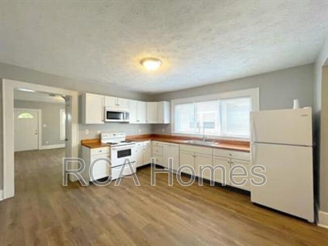 Photo - 1036 Nelson Ave
