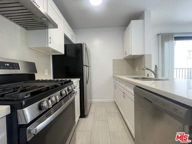 Building Photo - 1531 N Detroit St Unit 107 Rental