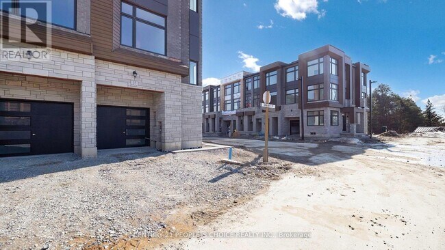 Photo - 37 Drainie St