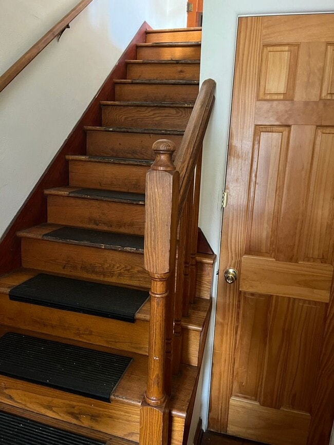 Photo - Spacious one bedroom apartment in Alton