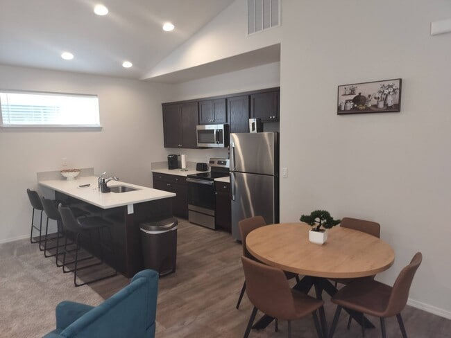 Photo - 1908 N W Enterprise St