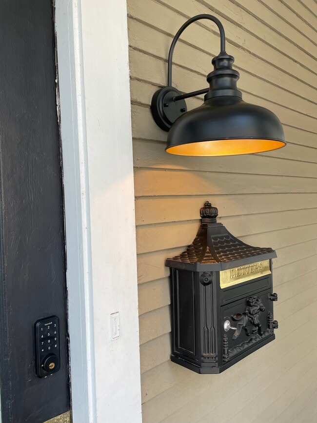 Photo - 2206 Bull St Unit Beautiful 2-BR/1-BA Victo