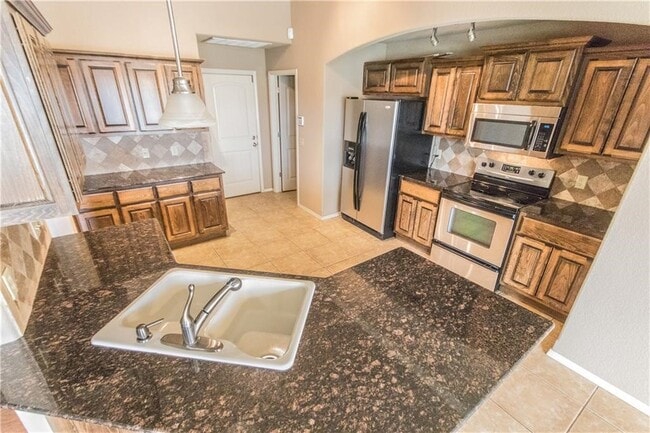 Photo - 3007 SW Gumleaf Rd