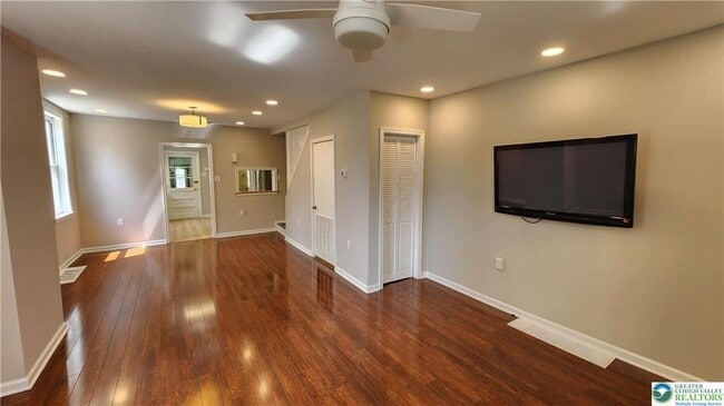 Photo - 324 Walnut St