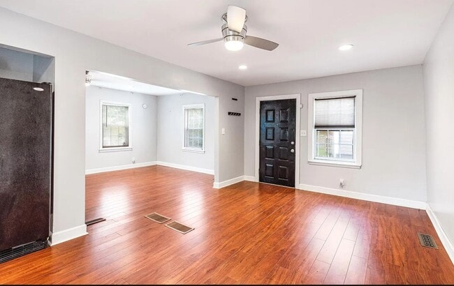 Photo - 1143 United Ave SE Unit B