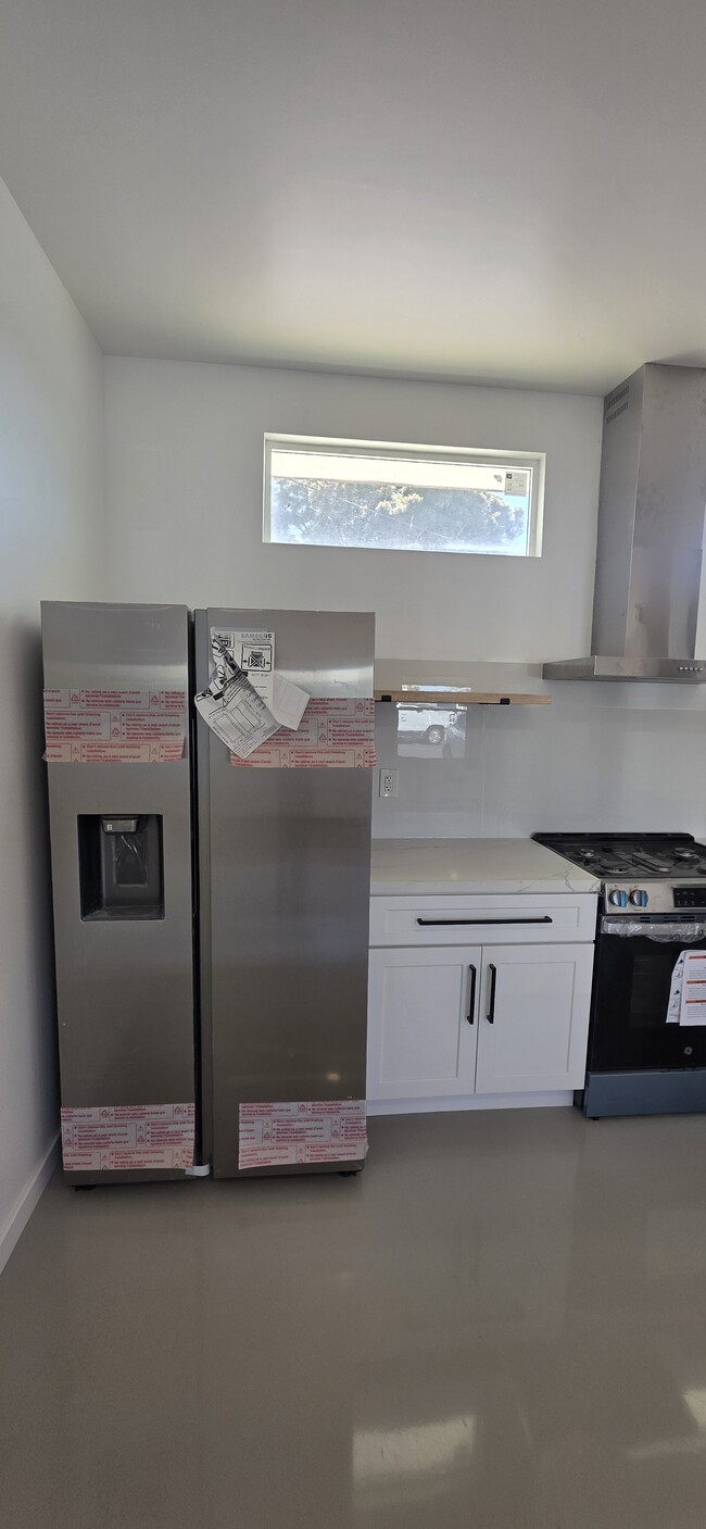 Photo - 2611 Grove St