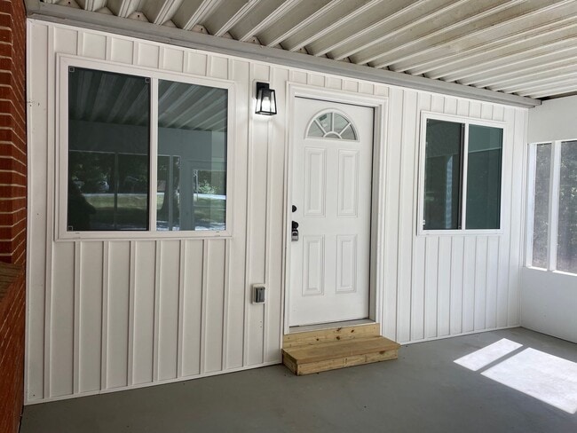 Photo - NEWLY REMODLED 3 BED, 2 BATH BRICK HOME LO...