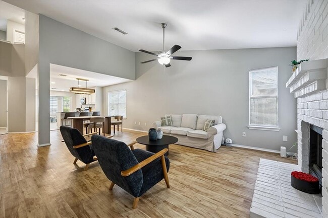 Photo - 17504 Klamath Falls Dr