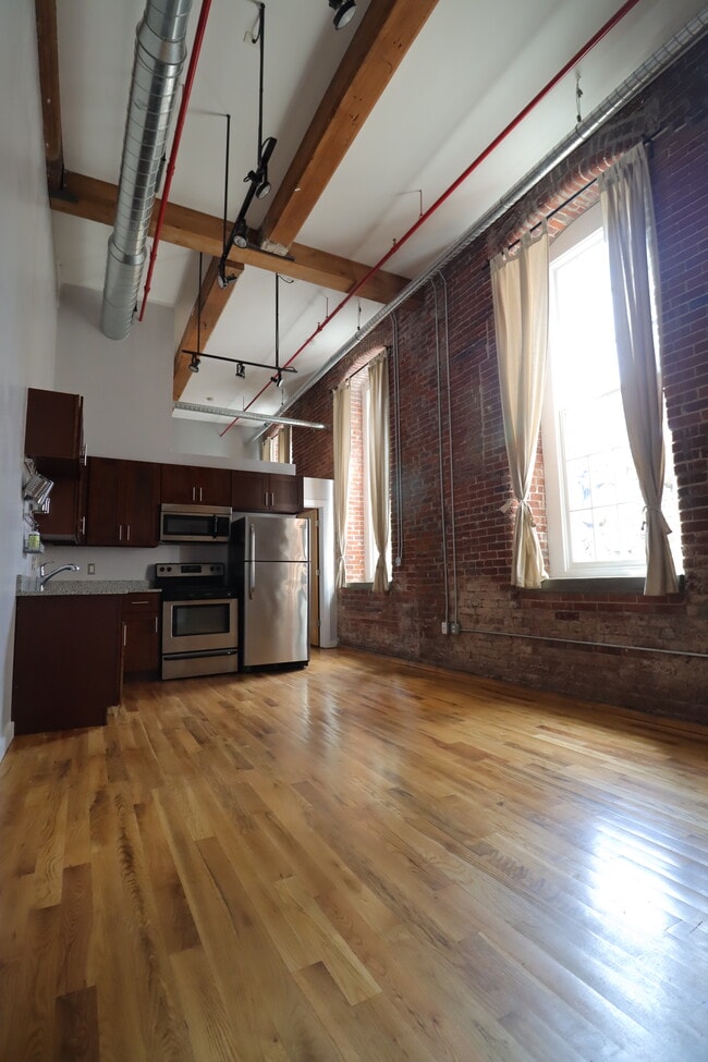 Photo - 1350 Rosa L Parks Blvd Unidad U246 Werthan Luxury Lofts