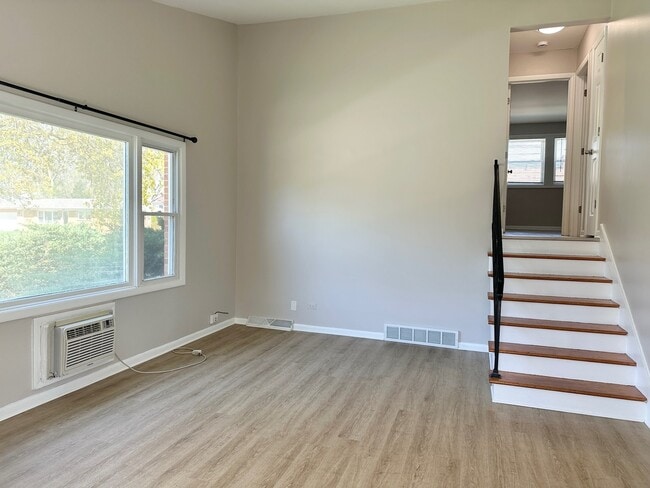 Photo - 525 Ryan Ln Unit B