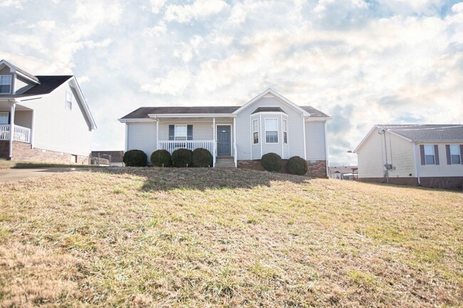 Building Photo - Pet Friendly Three Bedroom! Rental