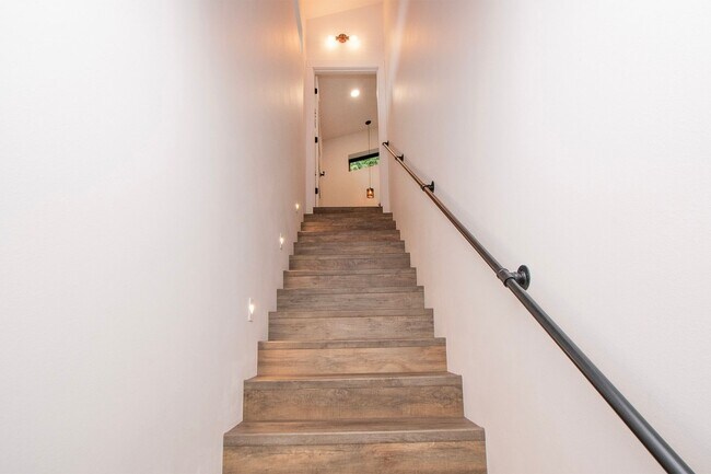 Photo - 392 Buck Loop Rd