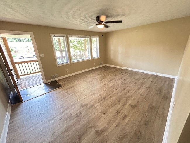 Photo - 1031 E Leicester Ave