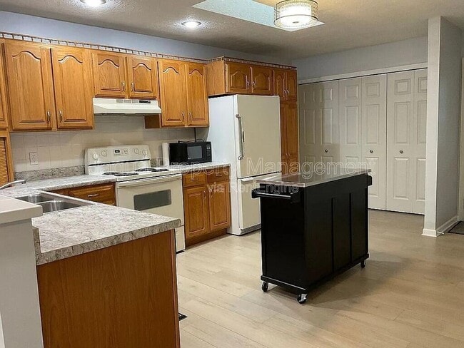 Photo - 239 Lovell St