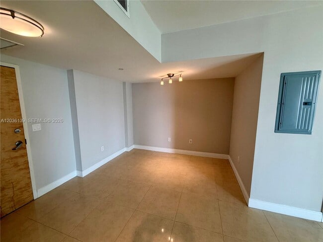 Photo - 350 S Miami Ave Unidad 3507
