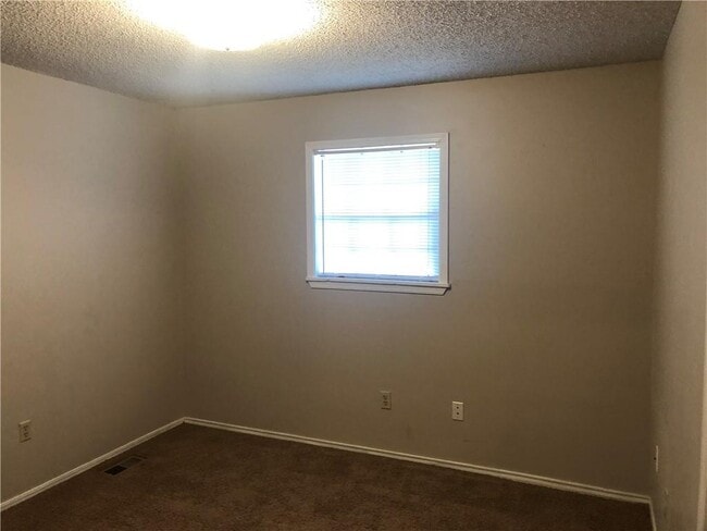 Photo - 211 S Carl St