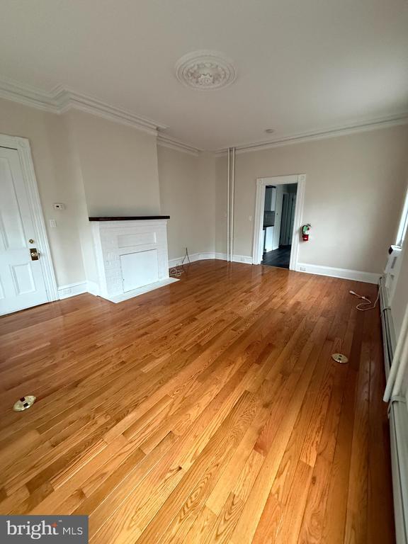 Photo - 14 E Broad St