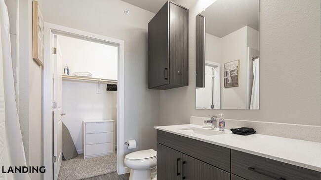 Photo - 14015 Univ Pass Unidad 3329