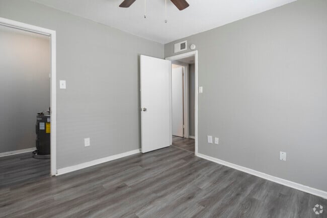 2 beds, 2 baths, 905 sq ft Premium