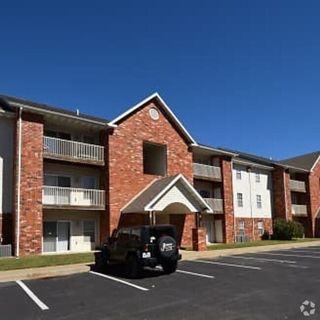 Building Photo - 2 bedroom 2 bath apartment at Parkwood Apa...