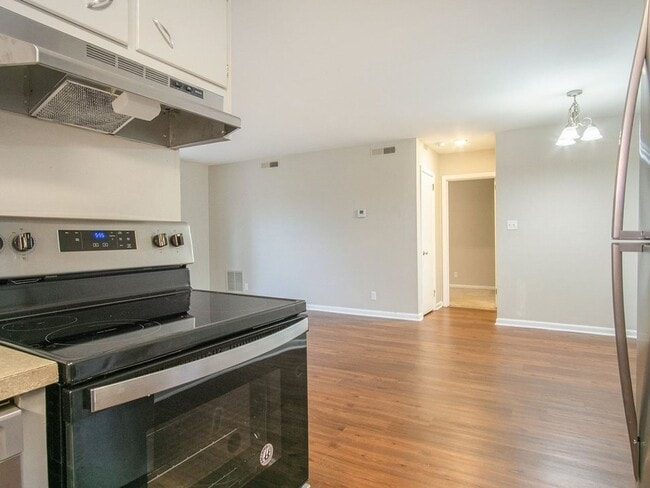 Photo - Lotus Homewood