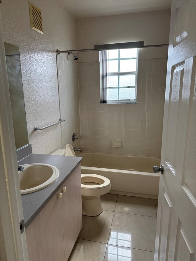 Photo - 605 Belmont Ln