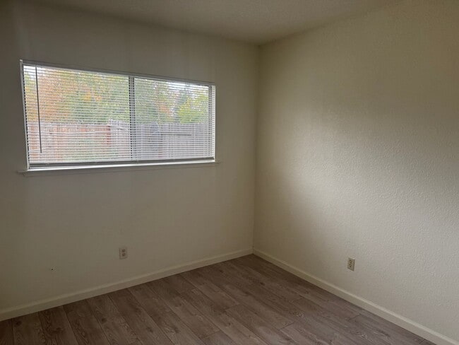 Photo - 3325-3327 Jayanne Way Unit 3325