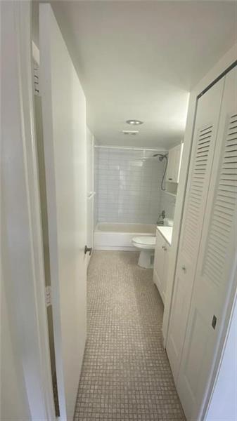 Photo - 4170 Inverrary Dr Unit 406