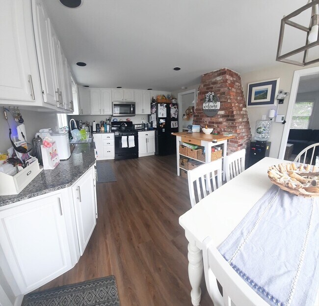 Photo - 24 Pine Point Rd