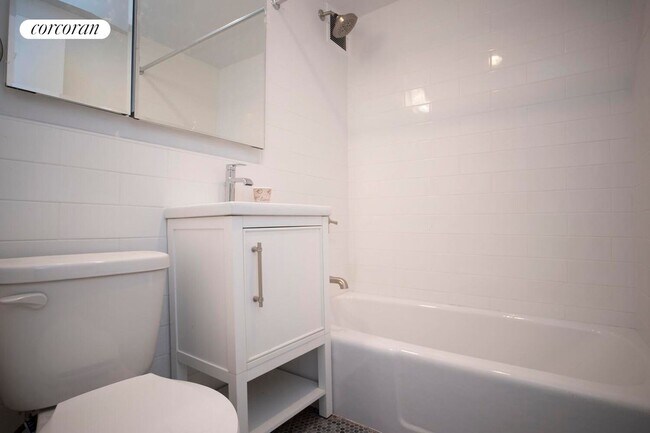 Photo - 320 W 22nd St