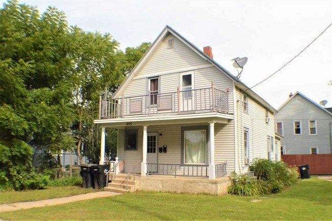 Apartments For Rent Less Than 600 In Beloit Wi Photo 905 B Portland Ave Beloit Wi Available Now