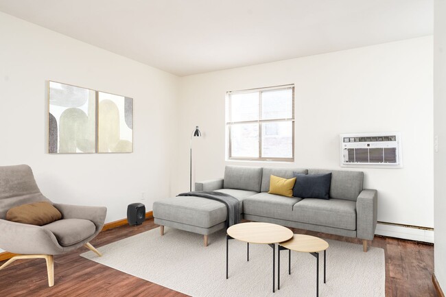 Photo - 2009 Bryant Ave S