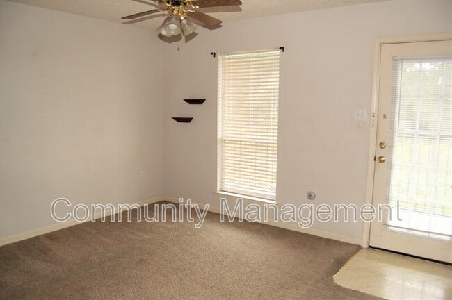 Photo - 2639 Nannette Dr Unit 1b