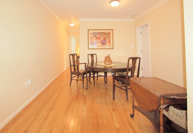 Photo - 60 Bates St NW