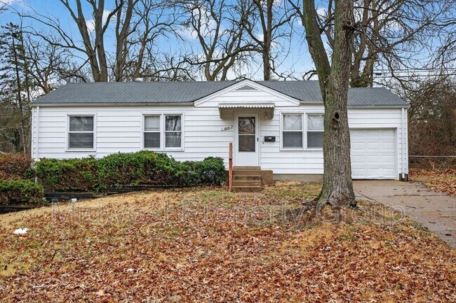 Photo - 1015 Avant Dr