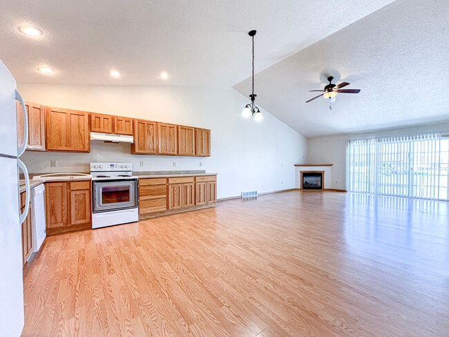 Photo - 5564 165th St E