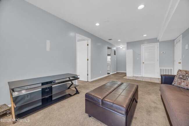 393 College Dr Unit 393
