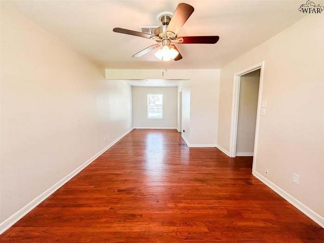 Photo - 1514 Christine Rd