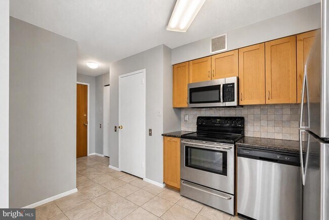 Photo - 1420 Locust St Unit 15B