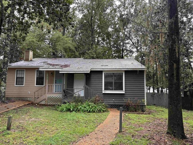 211 Parkbrook Cir