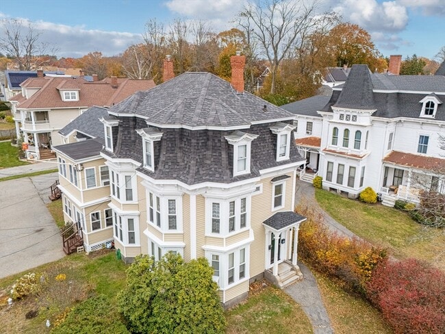 Building Photo - 26 High St Unit 1R