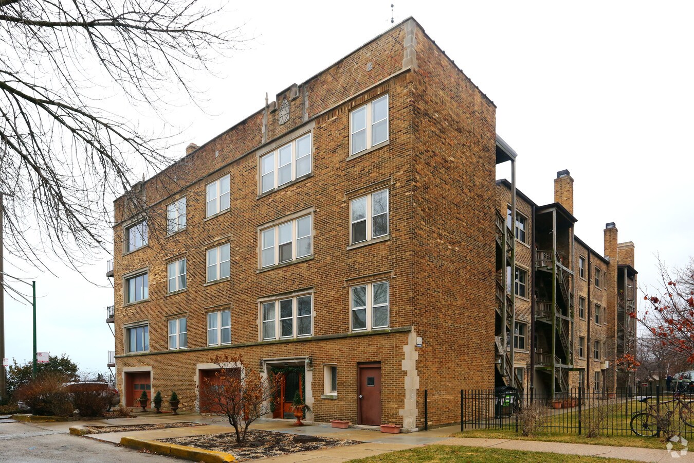 W Chase - 1201 W Chase Ave Apartments
