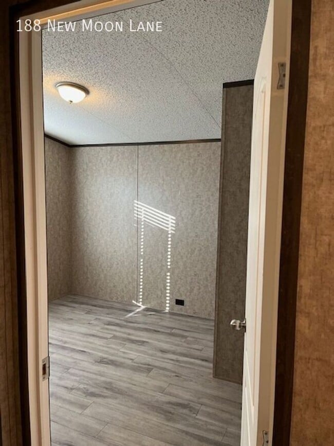 Photo - 188 New Moon Ln