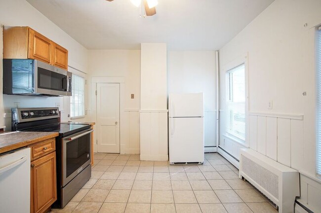 Photo - 72 Walnut St Unit 1L