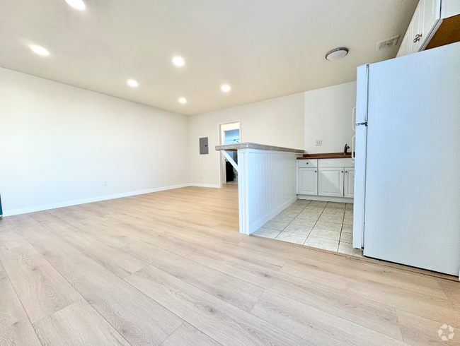 Building Photo - 5611 Fulcher Ave, North Hollywood, CA 91601 Unit 19A Rental