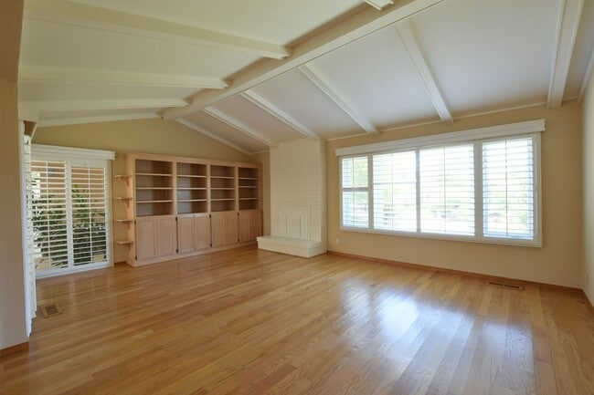 Photo - Well Maintained 3 Bedroom 2 Bath Home in Highly Desirable Saratoga Neighborhood!