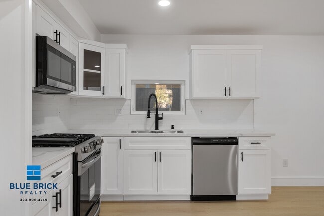 Photo - 2708 Cochran Ave